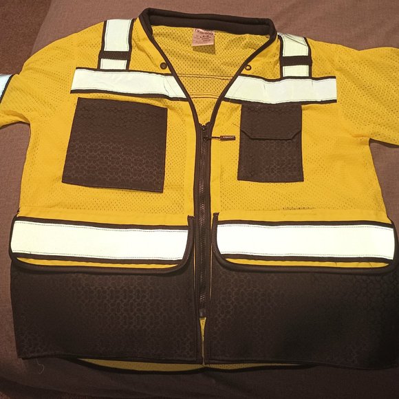 Designer worked vests - Picture 3 of 9